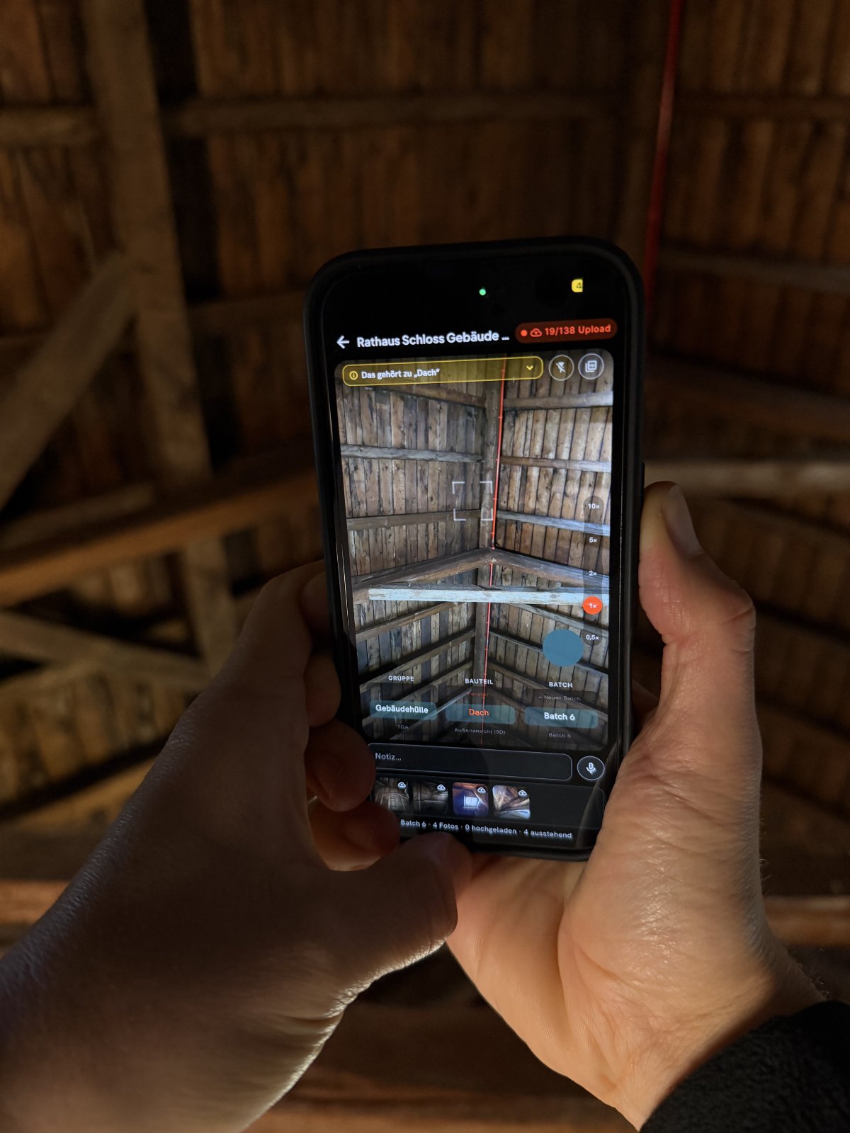 Dachstuhl wird mit der CAIPEX-App fotografiert